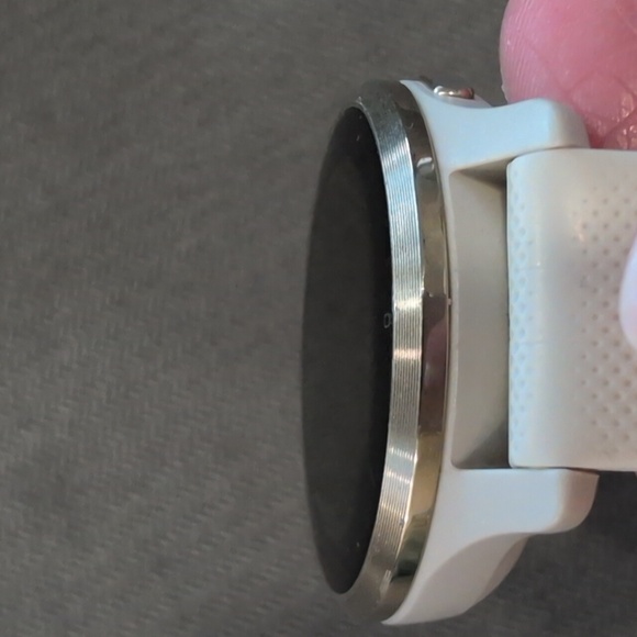 Garmin Venu 2S Smartwatch - Picture 11 of 12